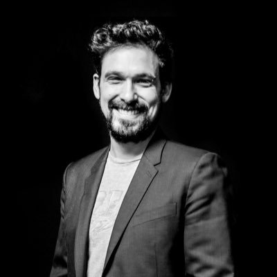 michelesarzana's profile picture. Formerly @deadmanwriting, Internet lover, Manager of Advertising & Digital @FASTWEB, serial Runner.
