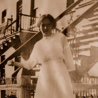 HistoricalLilly's profile picture. Author of feel-good historical romance Westerns with a guaranteed happily-ever-after. Latest book, The Dark Doctor and his Melody, out July 23rd