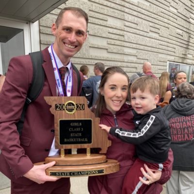 Proud Dad to amazing son, Leonardo and daughter, Scarlett Grace💙💝 Husband to an incredible loving wife @krystal_marie91 💜Strafford HS/MS GBB assistant coach.