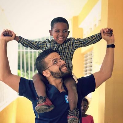 AmauryLara's profile picture. •MD •Child Neurology 😍 •Traveling 🚀