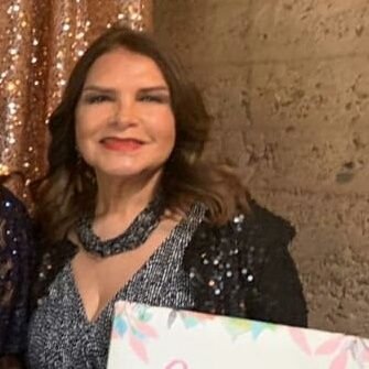 RosaMares13's profile picture. participar en política, aprender idiomas y leer sabiduria