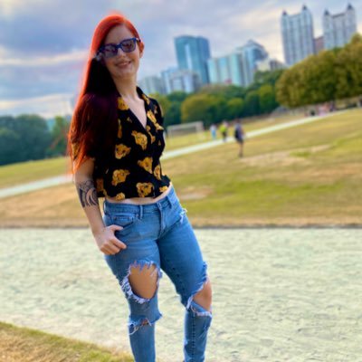 Red Headed Beauty 👩🏻🦰. Libra ♎️. Artist 🎨. $SherryConnally