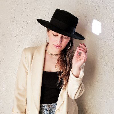 She/Her
writer, style blogger, vintage enthusiast
IG https://t.co/Qg66l9Sv0X
YouTube https://t.co/hawgpDCgzJ
Contact: sandy@theprettysecrets.com
