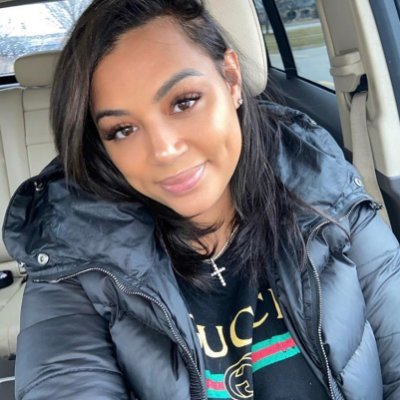 I am single, with no kids and never been married whiles looking to find a conscious man to build monogamous relationship and also share good & bad together..