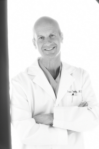 A Philadelphia Plastic Surgeon, Dr. Bucky graduated from Harvard Med School. His reputation is based on outstanding surgical results and quality patient care.