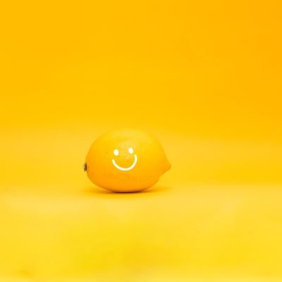 Во слободно време немам слободно време.
Прочитај уште еднаш, првиот пат не ме разбра.