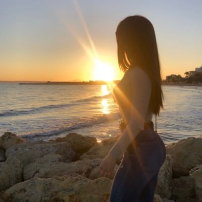 “Guarda silencio cuando no tengas nada que decir, cuando la pasión genuina te mueva, di lo que tengas que decir, y dilo caliente”. D.H. Lawrence