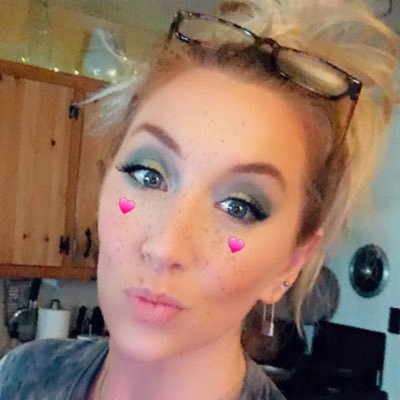 💄💋makeup💅 🎧🎮gaming 🎀wifey 🧸mommy @lillianams__ @evelyn_baybeee twitch k8_is_gr8 #mfam