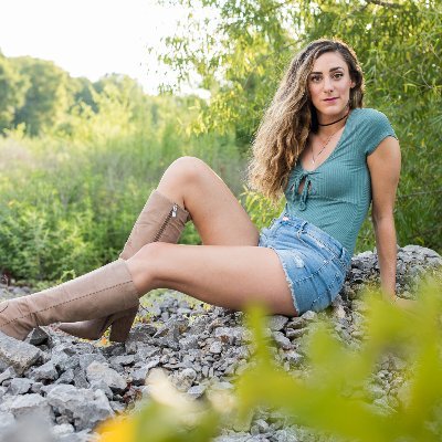 Positively ☀️ Real ✌🏼SingerSongwriter 🌼 
Facebook LIVE daily 📱https://t.co/Tfg0shZ64Q 
Listen 🎶 https://t.co/O6Ddzich8Z
Free Music ❤️ https://t.co/6d2vvLQJqt
