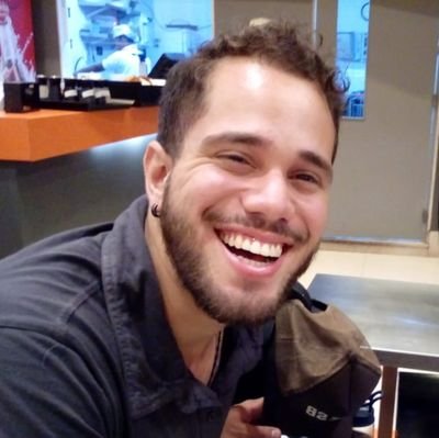 RobertoALO21's profile picture. Falamos sobre todos os assuntos aqui🎯.
Do mundo esportista 🏀⚽
Ao mundo geek 🎮. 
Sem esquecer das curiosidades🎲