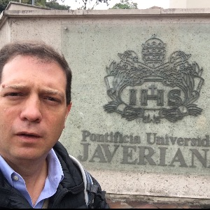 Profesor de Derecho - Pontificia Universidad Javeriana