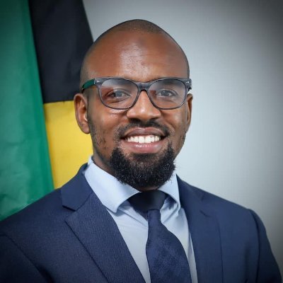 Muslim, Development Enthusiast, Communication Specialist, #AGhettoYouthInSuit, I pledge my heart forever to serve with humble pride 🇯🇲