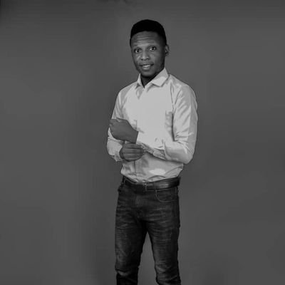 OludareDavid13's profile picture. a nurse with dexterity 😏