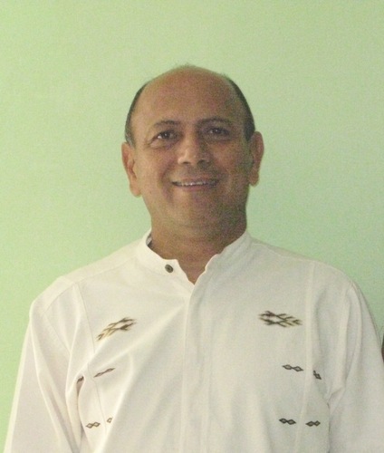nacido en Guadalajara, Jalisco, Mexico, profesión Ingeniero Forestal
