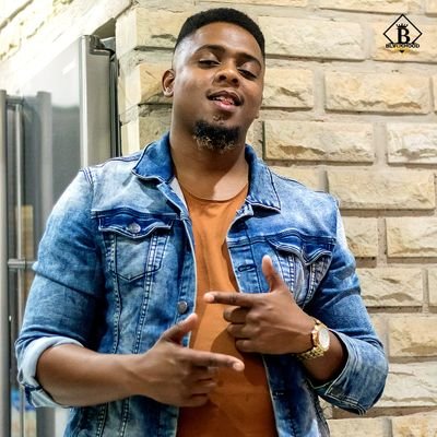 Artist//Singer//Songwriter//booking:@Dez_Melody