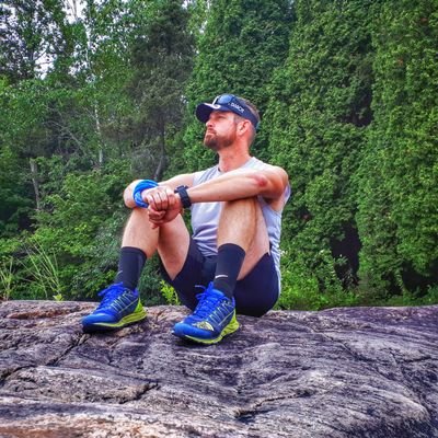 Crossfiter, trailrunner, astronome amateur et épicurien. Un esprit sain dans un corps sain. J'analyse le monde qui m'entoure.