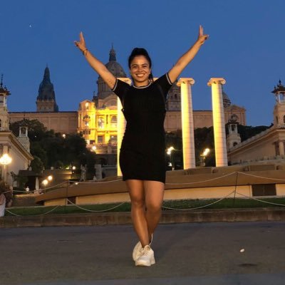 Administradora pública.
Solo quien es capaz de ser feliz consigo mismo, podrá ser feliz con su entorno; el único requisito es sonreír, sonreír!