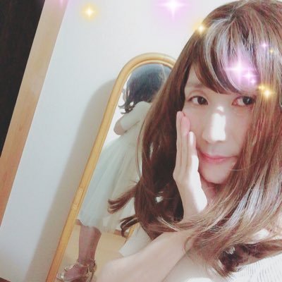 小説家。京都芸術大学教員。『ときどき女装するシングルパパが娘ふたりを育てながら考える家族、愛、性のことなど』(WAVE出版)、『盗まれた遺書』(河出書房新社)、 『ツルツルちゃん』(NMG文庫)https://t.co/wtaEGLzgzi ★slowpoke984@gmail.com