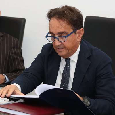 Professore ordinario di Diritto Costituzionale nella Universitá di Cagliari.