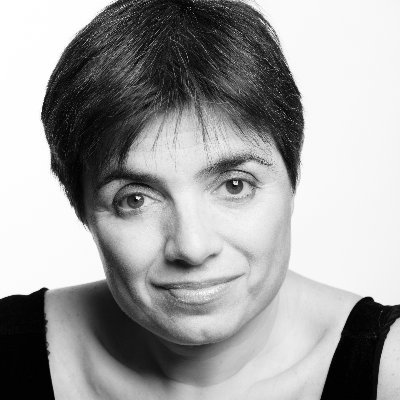 Laura Caparrotti is a director, actress, journalist, teacher, lecturer, consultant, dialect-coach, curator with an Italian accent.