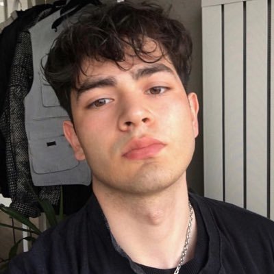 ostenbyme's profile picture. 𝙄’𝙢 𝙨𝙩𝙖𝙮𝙞𝙣𝙜 𝙖𝙡𝙞𝙫𝙚.