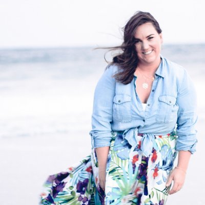 AlainaMarissaCo's profile picture. Brand & Business Growth Strategist
Multipassionate Solopreneur · Designer  · Mama ♡ Wife · Mermaid