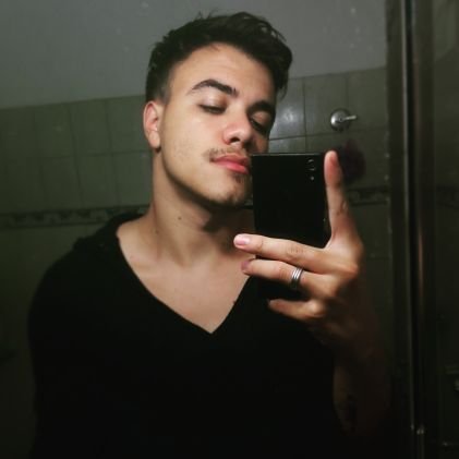 Los ojos pertenecen a quien los hace brillar...
†Solve et coagula†
♓Pisciano♓