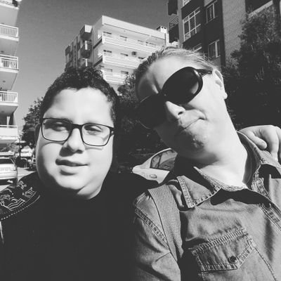 AydinEf52075595's profile picture. niko
izmir bayrakli
gece misali
boy=1.63