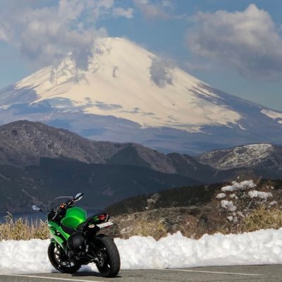 ninja大好き/kawasaki大好き/でも、走るの上手くない/平日ライダー/緑のバイクで振り返る/無言フォローすいません/気軽に声かけてください/ninja仲間募集中‼︎