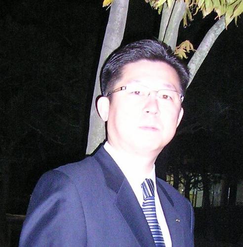 교보생명 법인 영업 지점 지점장
퇴직연금, 기업보험, 상속 증여 등
-------------------------------------------------
소설, 시 창작 
그림 매우 좋아함.