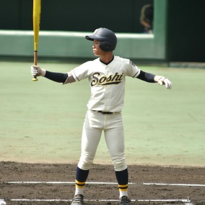 神戸市在住 創志学園野球部のファンです。