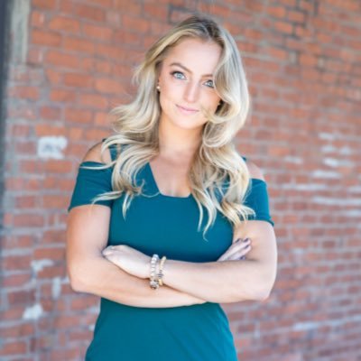 📍 Scottsdale 
Host, LiveNOW from FOX 📺
Former University of Utah tennis player 🎾