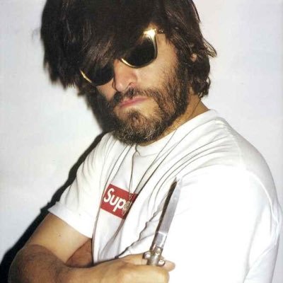 hardensley's profile picture. Crom enthusiast. To clean head, insert knife.