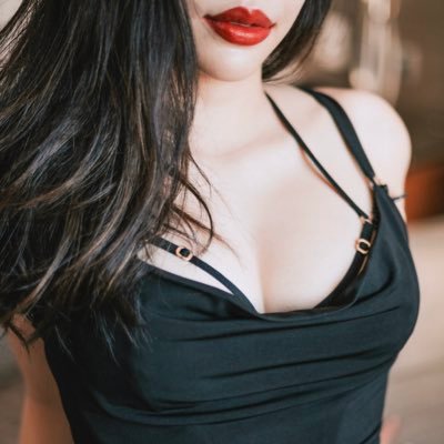 A 24/7 provocative minx & a romantic at heart. The light of your life and the fire of your loins💜Erogenous & Versatile.💌💵Beemit: ARSLEE +61476044584📲