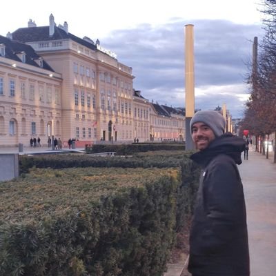 javiertfa's profile picture. Una vez me tire en paracaídas y después viaje en el Sarmiento.