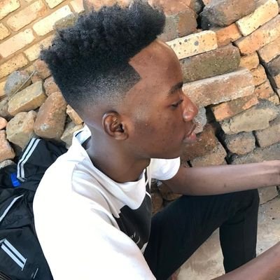 Johannesburg boy📍
Creative thinker 🤾‍♂️
Damn this lifestyle gotta lot of perks on it 🚭⚛️
Watch him hit a home run🤺