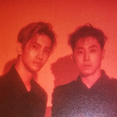 歌番組で、チャンミン見て「ストライク‼️」と一目惚れ💖それから、寝ても覚めもチャンミン‼️2人の生き方に感動して超超応援したくなりました😆生きる源となってます🤗