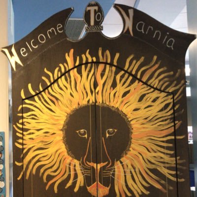 Library at Broughton High School Tweets by @LucreziaKeky