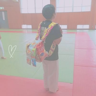 鳴尾高校に合格された75期生の皆さん、おめでとうございます！
空手道部の選手&マネージャーを募集しています。男女混同の部です。
とりあえず、来てみてください😳場所は学文館入ってすぐ左。　　　　空手道部一同待ってますよ😌💭💗
　　　　　　　　　　　　　　　　　　　
固定ツイートも見てくれると嬉しいです。🍙✨