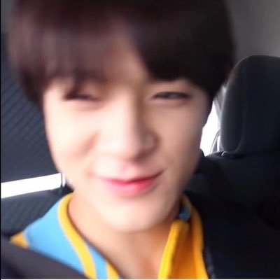 เจโน่ ลี(n.) ความน่ารักของโลกทั้งใบ .◜◡◝