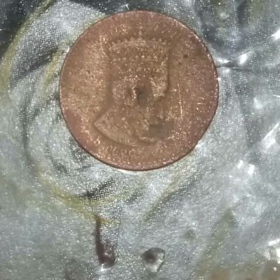 السلام عليكم ورحمه عندي عملات قديمه وخرز قديم وعقيق الماس للبيع
