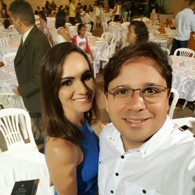 Evangélico, Casado,Militante político de Direita e defensor dos ideais da família conservadora.