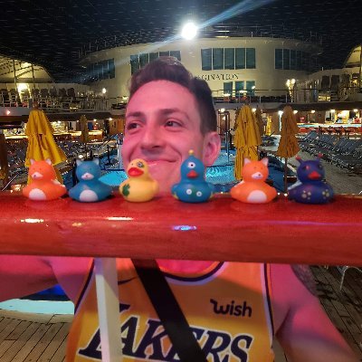 fostimus's profile picture. wannabe kobe bryant | frontend eng @ Anvil | former & current spartan