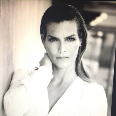 Actress, Model, Entrepreneur, TV Host of @montseyjoe Beauty Products #retomontserratoliver 📍Mexico & Texas 📩 Business: israel@jerryml.com