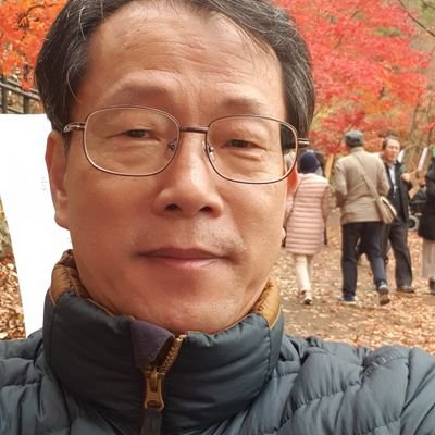 뭐 별로 내세울게 없는 소시민으로 바라는 것만 많은 딸 둘 아들 하나의 가장/ 깨끗한 바다/ 말로만 공정이 아닌 정말 공정한 사회/ 뉴스에 좋은 소식만 들려오는 세상이 되었으면 좋겠습니다.
