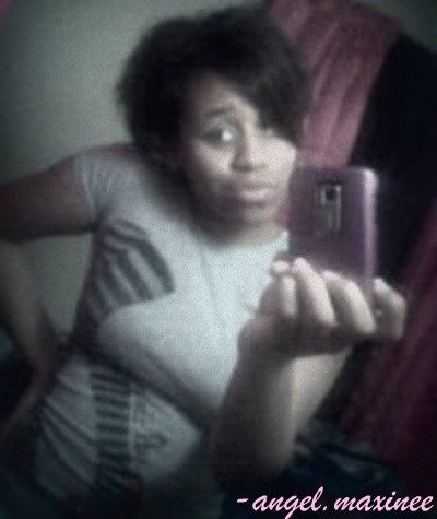 YoNiqqahsMain's profile picture. 