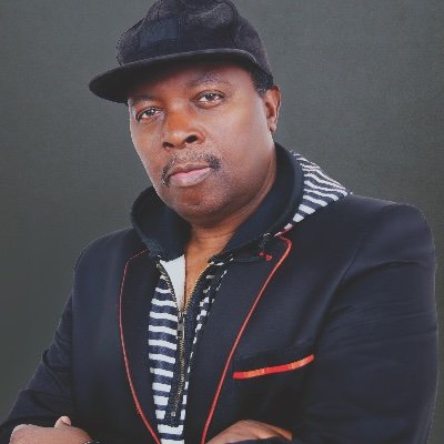 Né à Kisangani ( R. D. Congo ); musicien chanteur guitariste du groupe MATCHATCHA