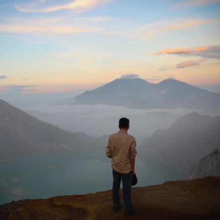 pantai itu menyenangkan, tapi gunung itu menenangkan
-sgb-
