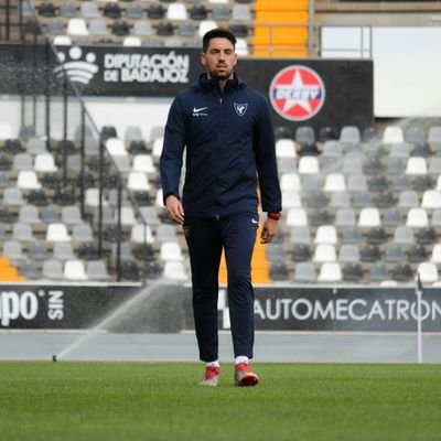 Graduado en Administración y Dirección de empresas | Máster Inteligencia de Negocio | DATA ANALYST | UEFA A fútbol .