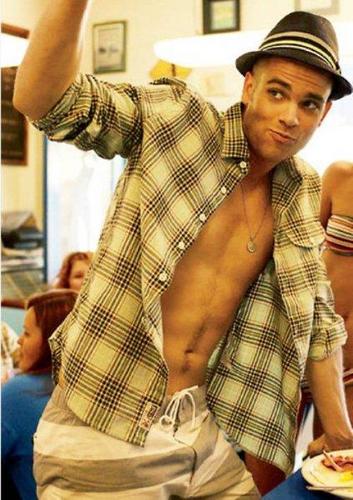 Xx_AlbusDraken's profile picture. I can be a dick.Mess with me and you'll find out soon enough.I'm a Slytherin beater on the quidditch team.Single,at the moment..